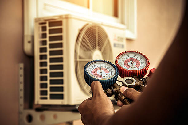 Professional Hvac technician working in House Springs, MO